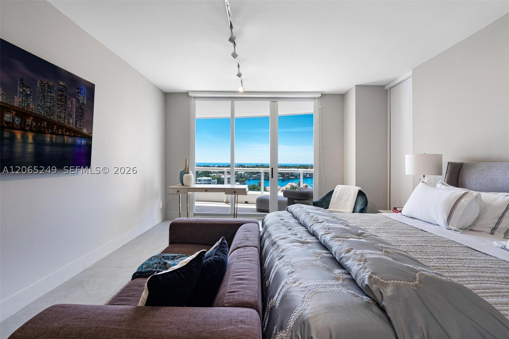 21050 Point Pl #1006, Aventura FL 33180