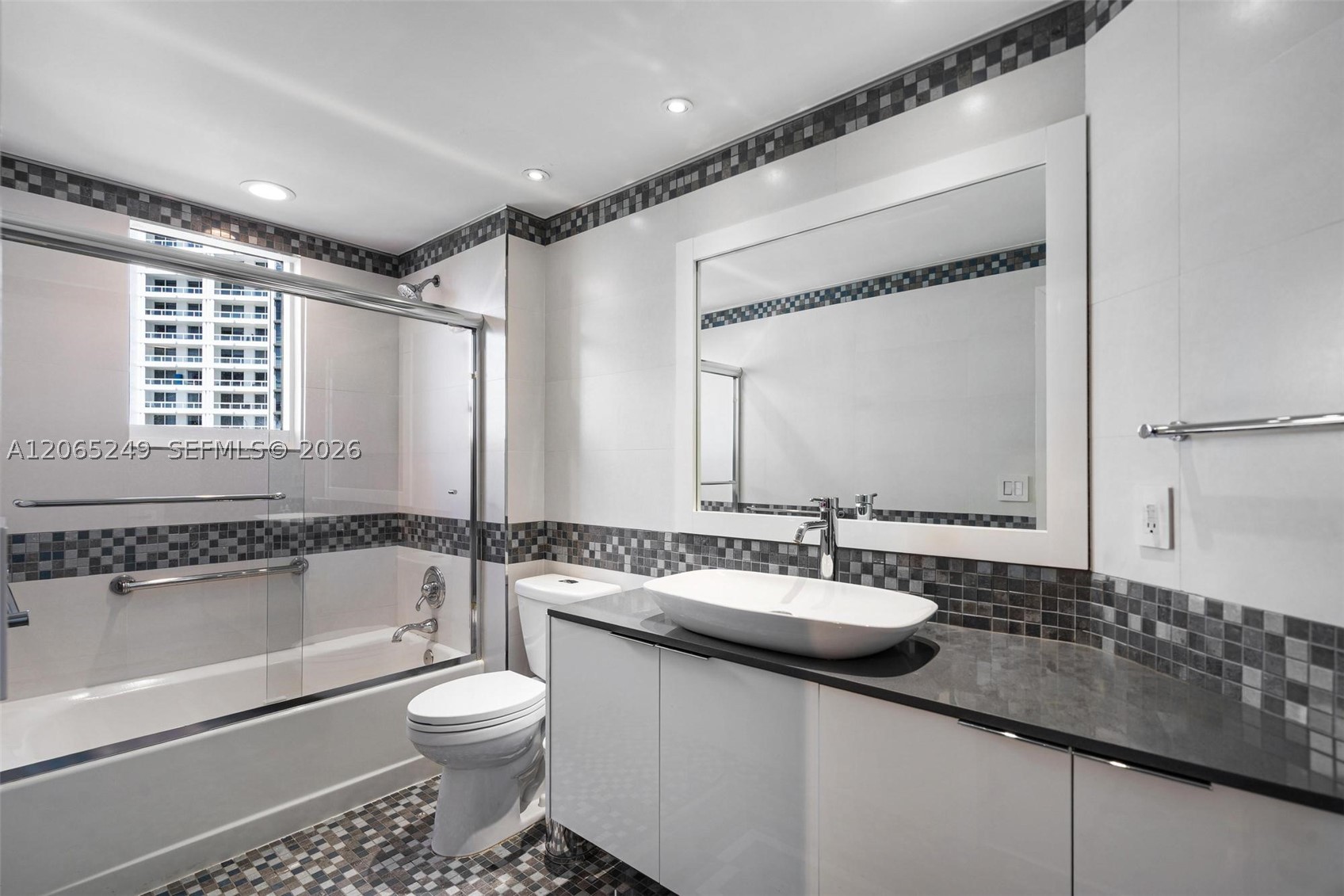 21050 Point Pl #1006, Aventura FL 33180