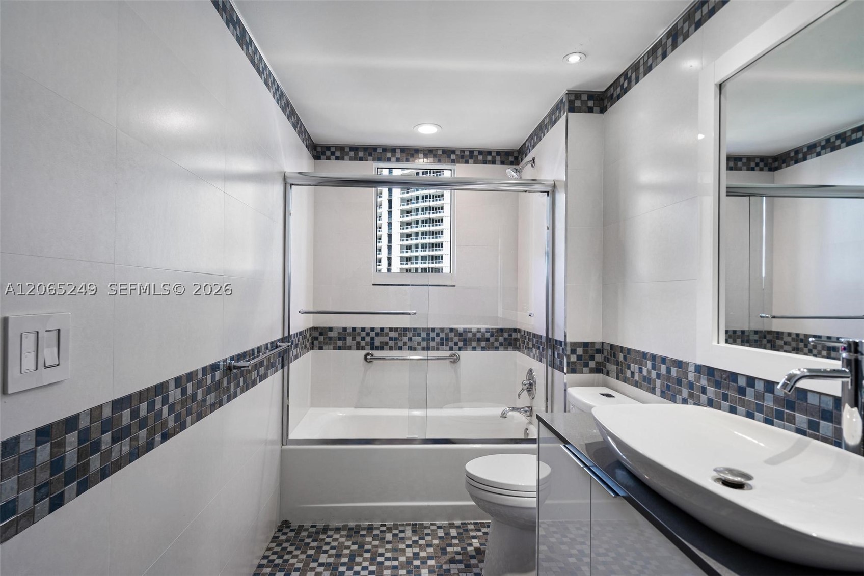 21050 Point Pl #1006, Aventura FL 33180