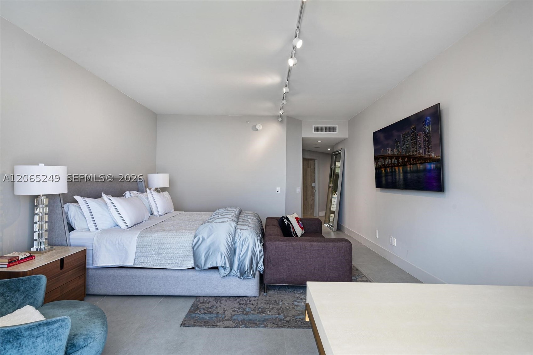 21050 Point Pl #1006, Aventura FL 33180