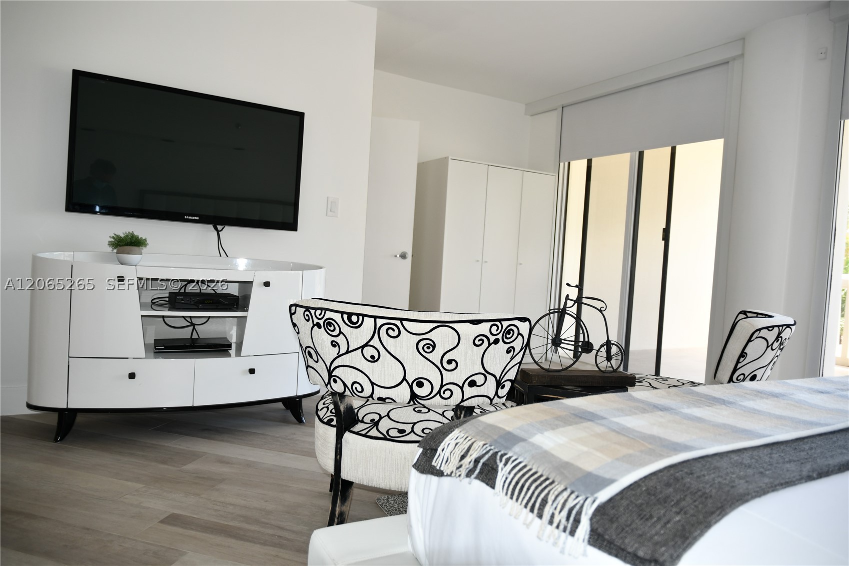 1000 E Island Blvd #303, Aventura FL 33160