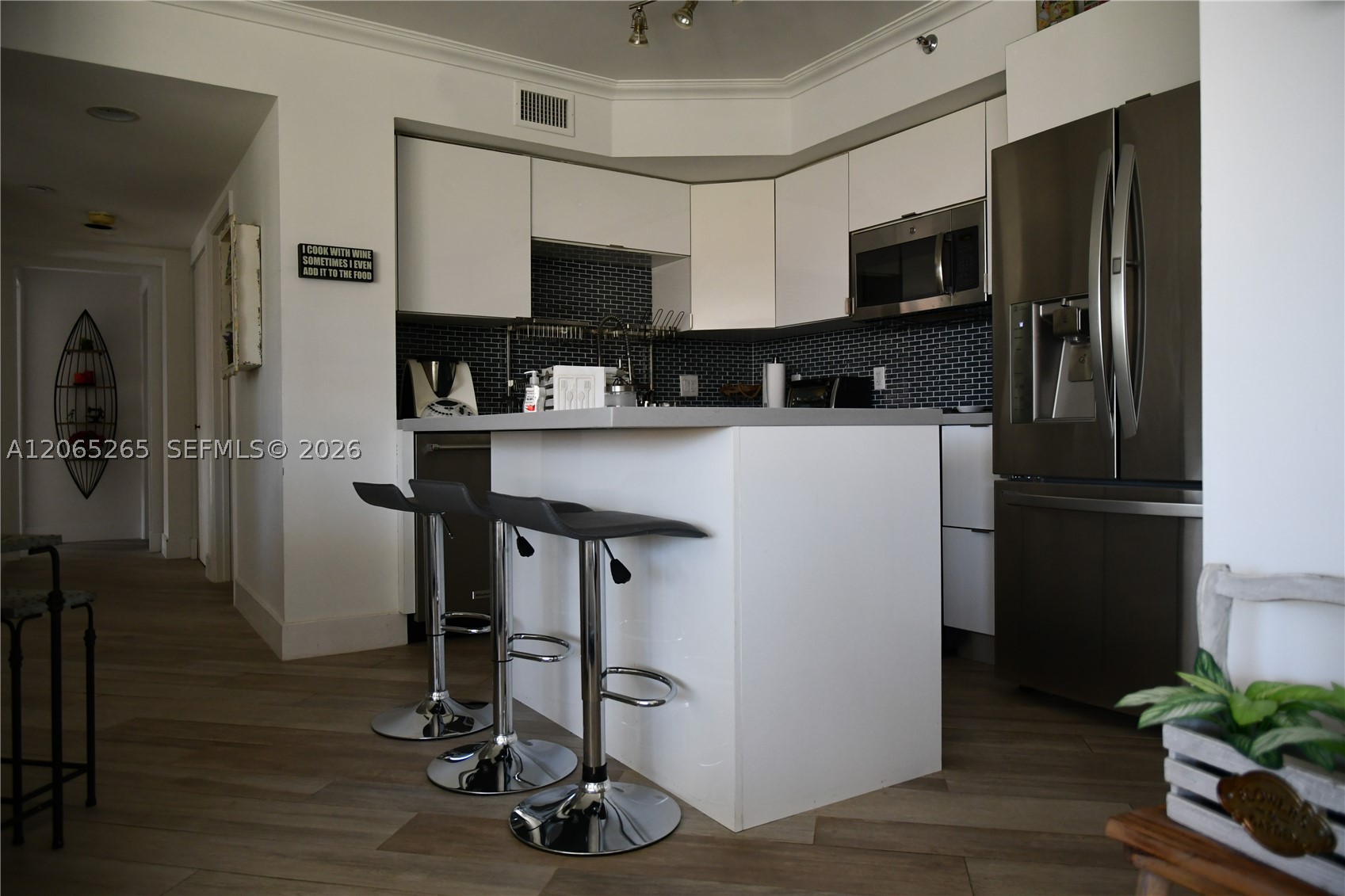 1000 E Island Blvd #303, Aventura FL 33160