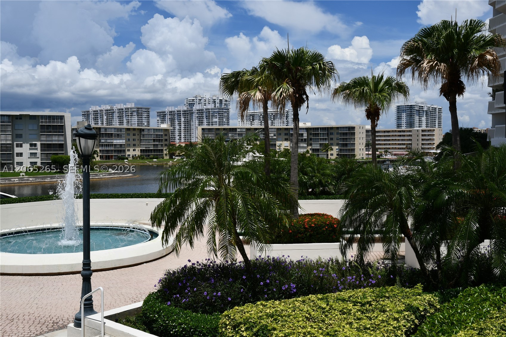 1000 E Island Blvd #303, Aventura FL 33160