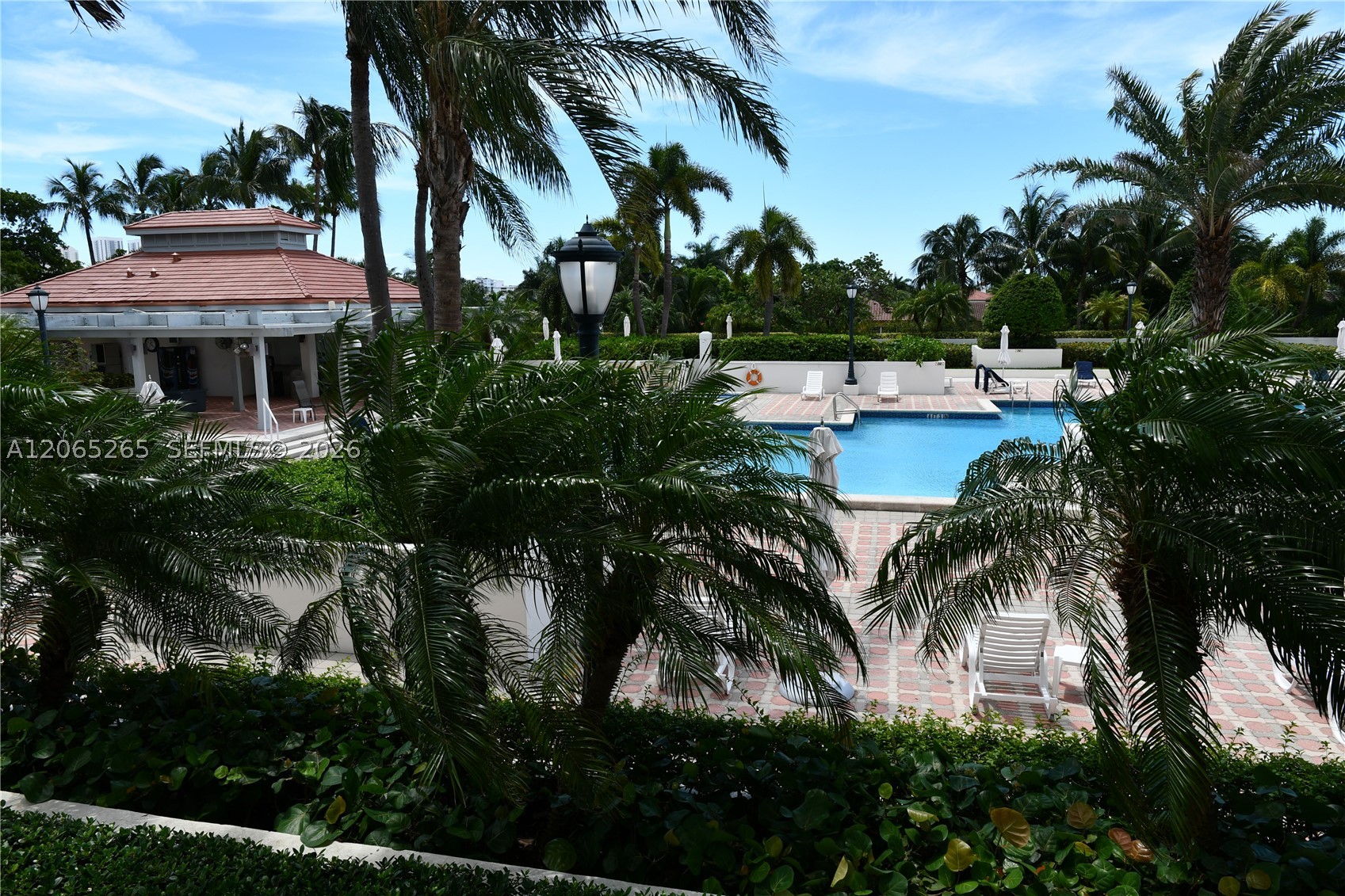 1000 E Island Blvd #303, Aventura FL 33160