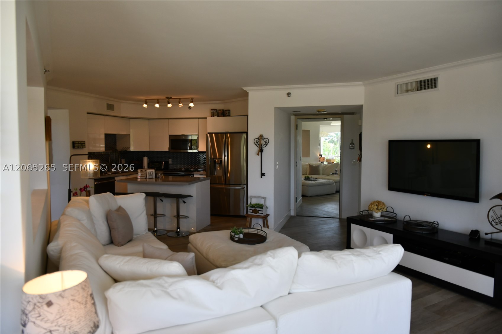 1000 E Island Blvd #303, Aventura FL 33160