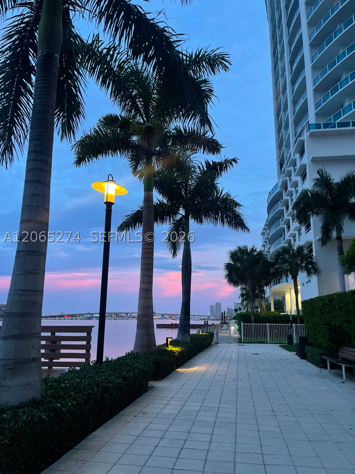601 NE 23rd St #PH04, Miami FL 33137