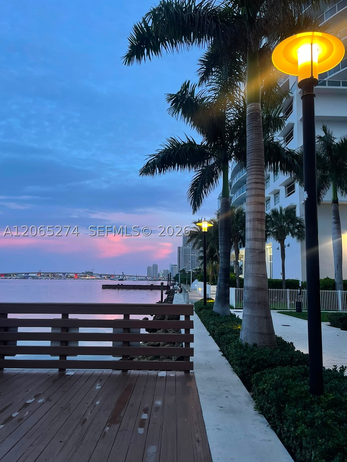 601 NE 23rd St #PH04, Miami FL 33137