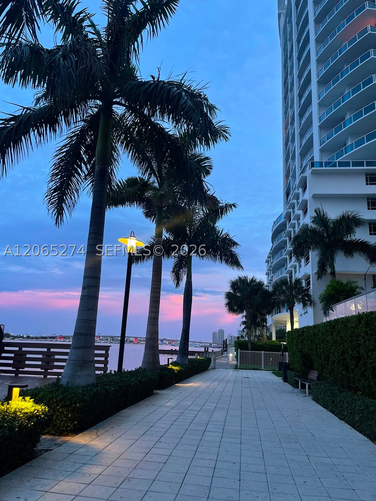 601 NE 23rd St #PH04, Miami FL 33137