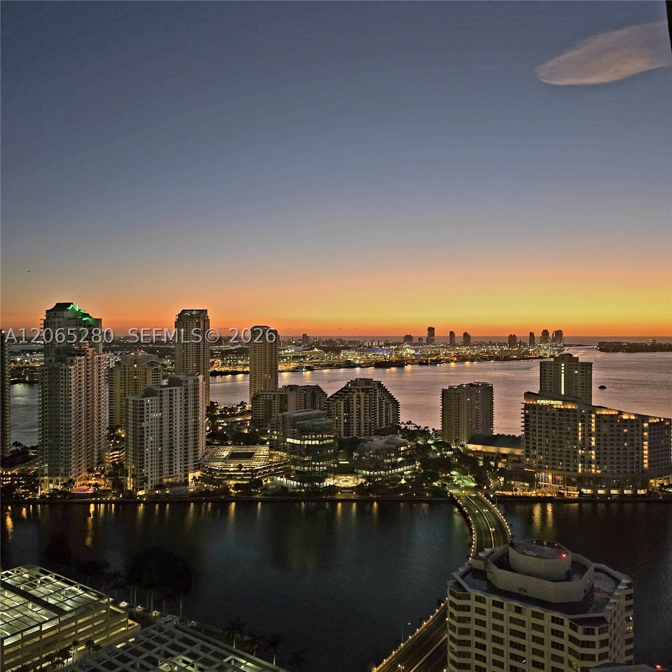 950 Brickell Bay Dr #3904, Miami FL 33131