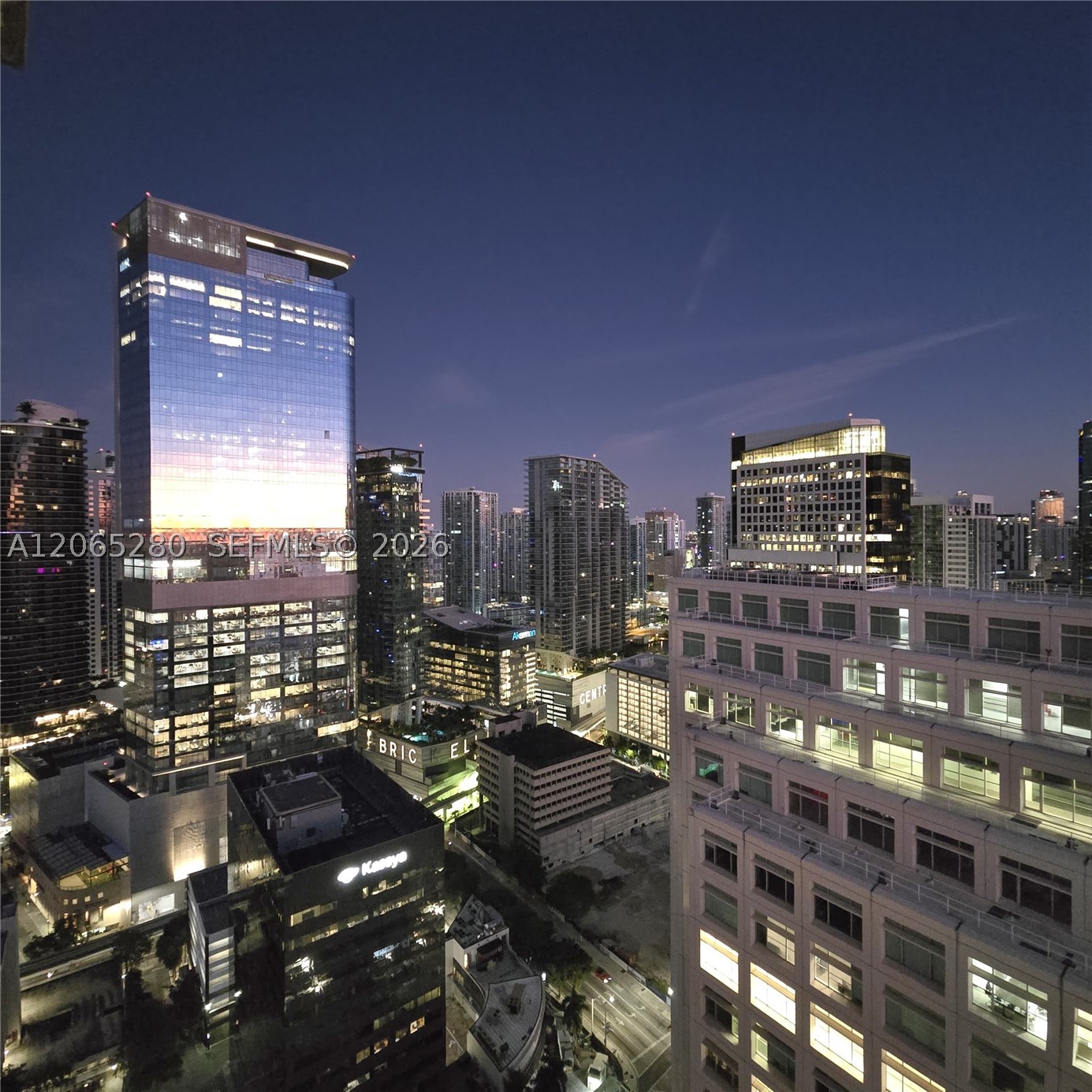 950 Brickell Bay Dr #3904, Miami FL 33131
