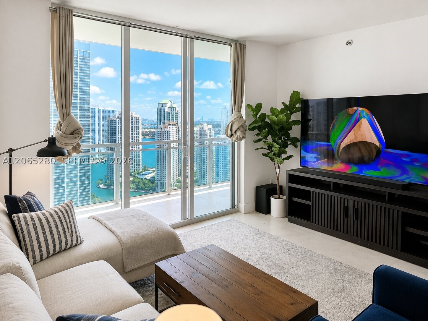 950 Brickell Bay Dr #3904, Miami FL 33131
