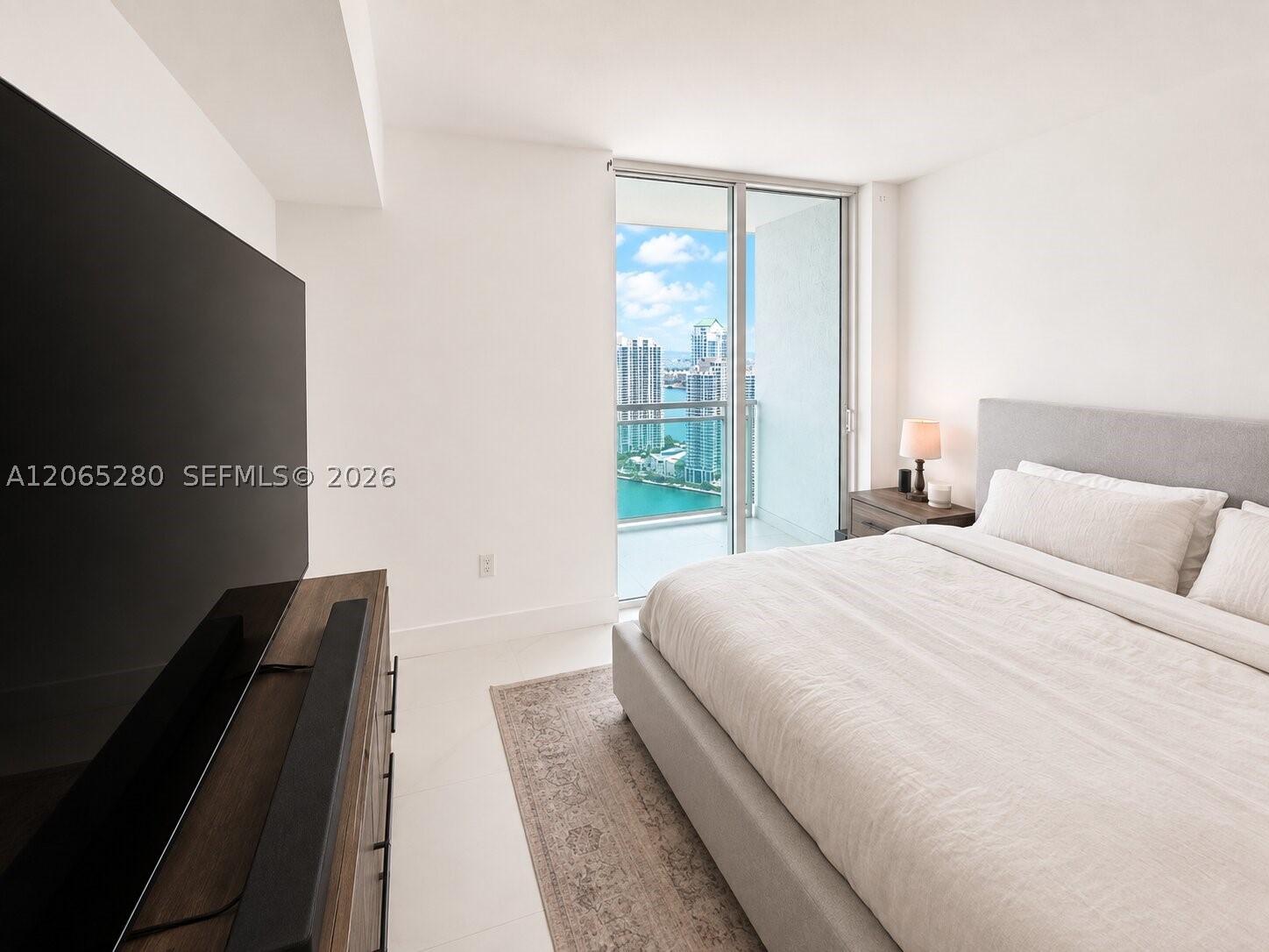 950 Brickell Bay Dr #3904, Miami FL 33131