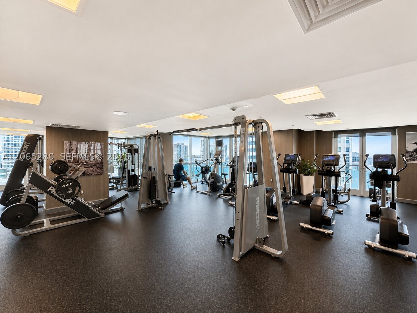 950 Brickell Bay Dr #3904, Miami FL 33131