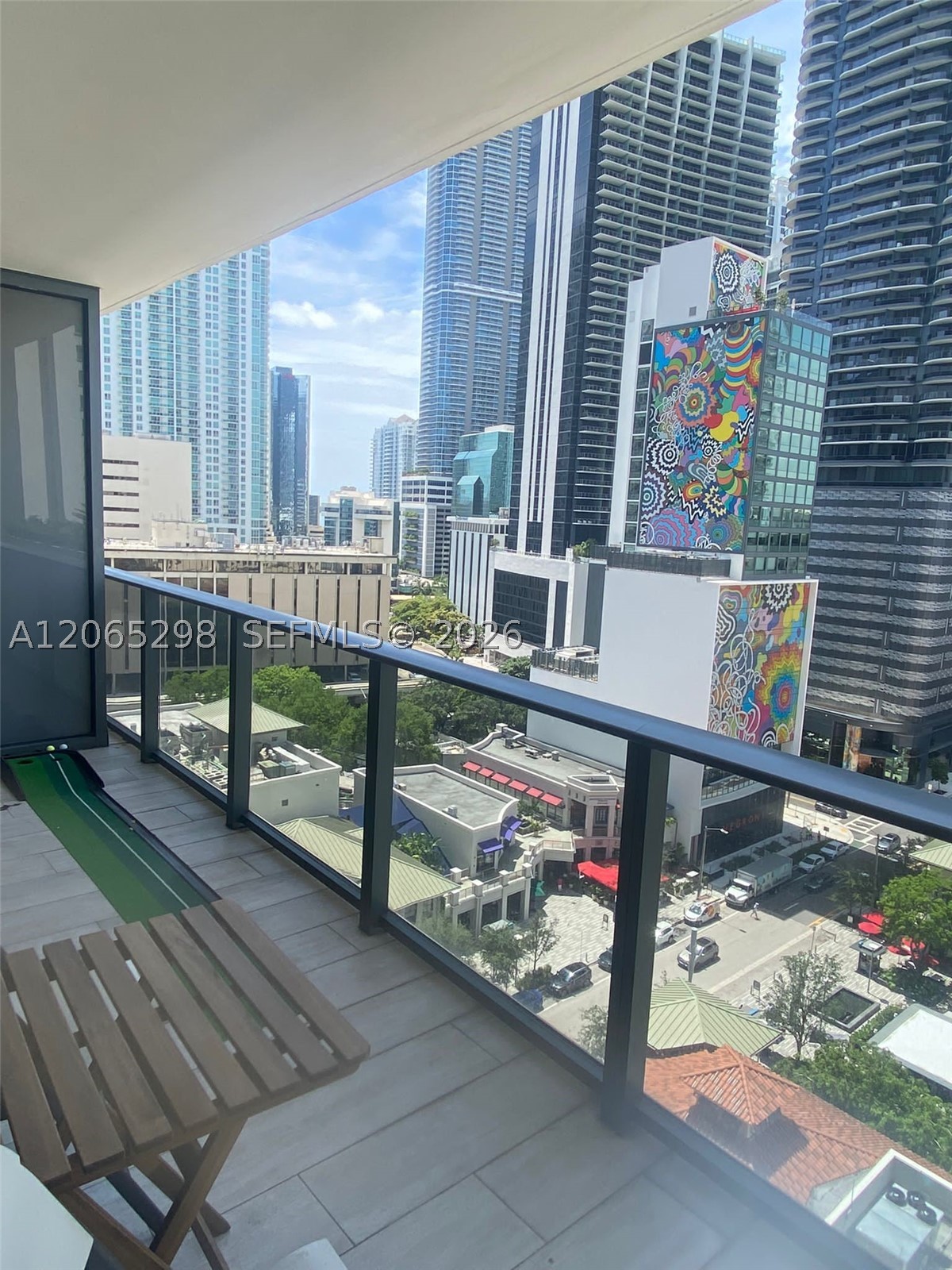 45 SW 9th St #1005, Miami FL 33130