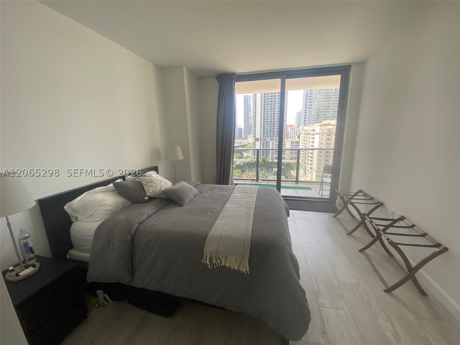 45 SW 9th St #1005, Miami FL 33130