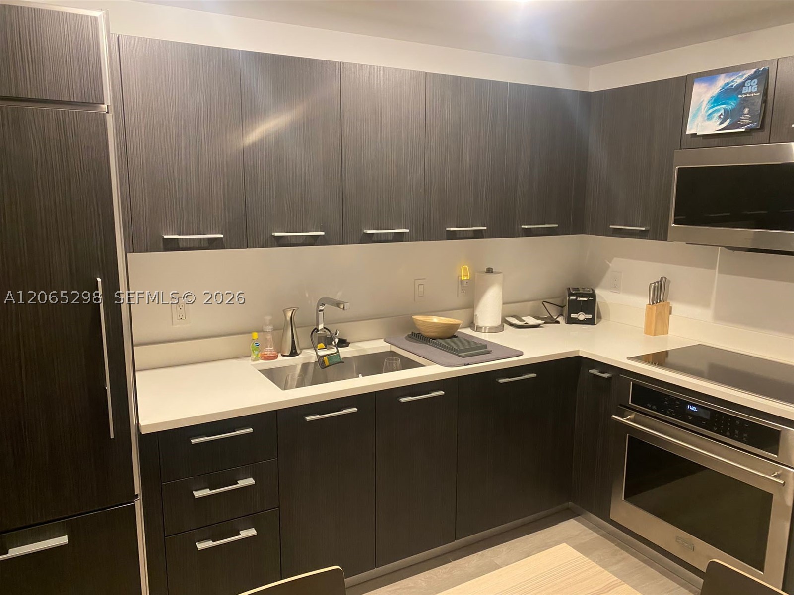 45 SW 9th St #1005, Miami FL 33130