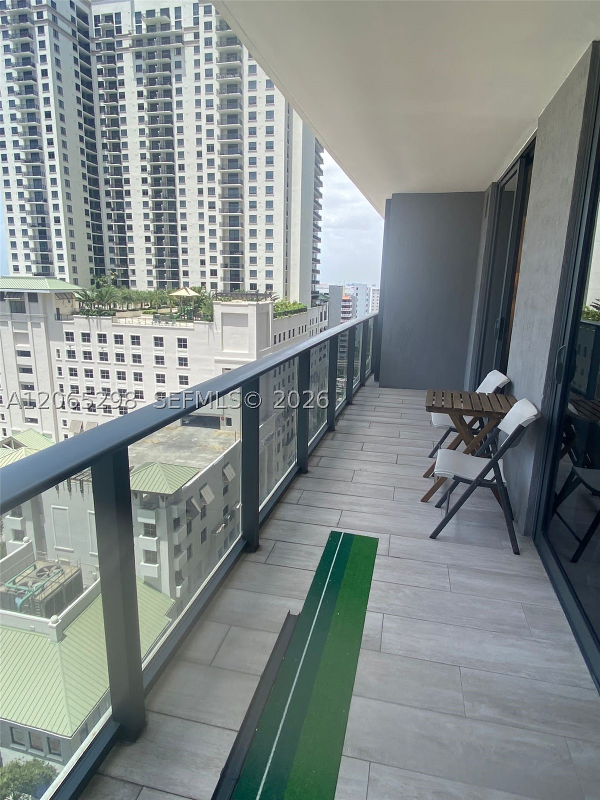 45 SW 9th St #1005, Miami FL 33130