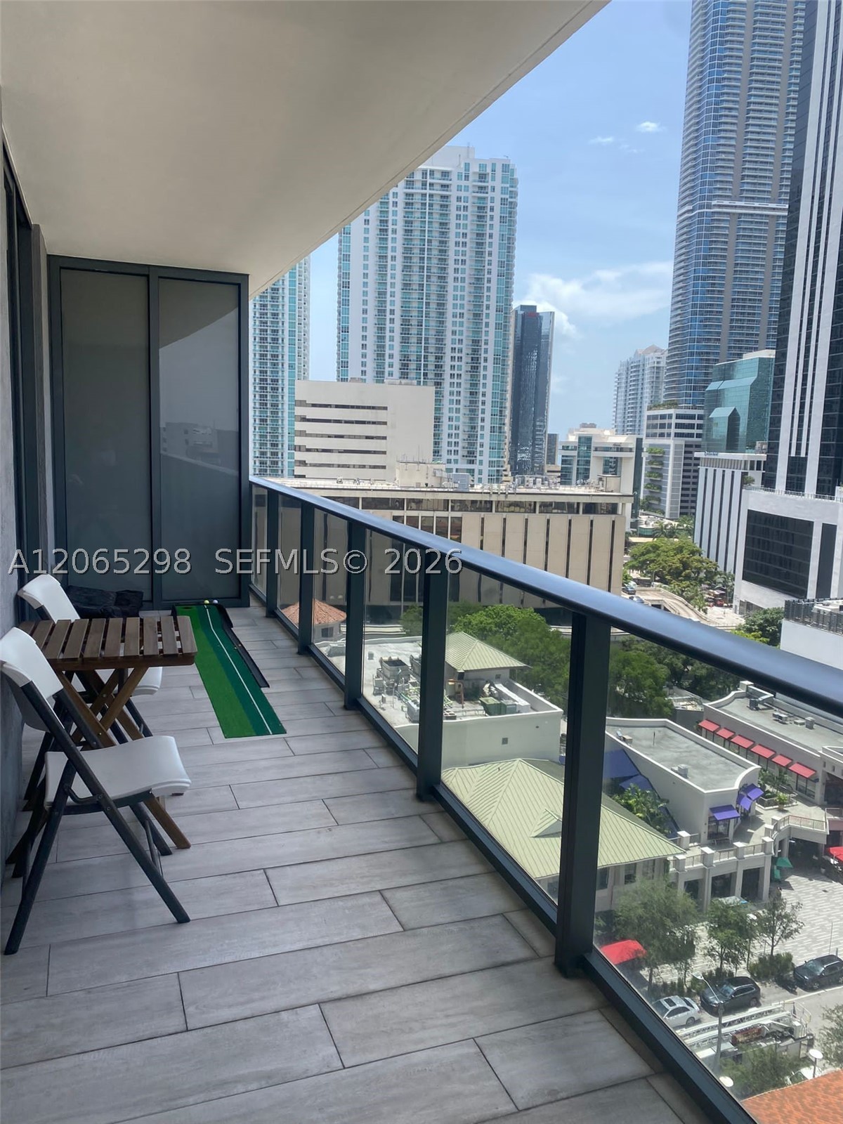 45 SW 9th St #1005, Miami FL 33130