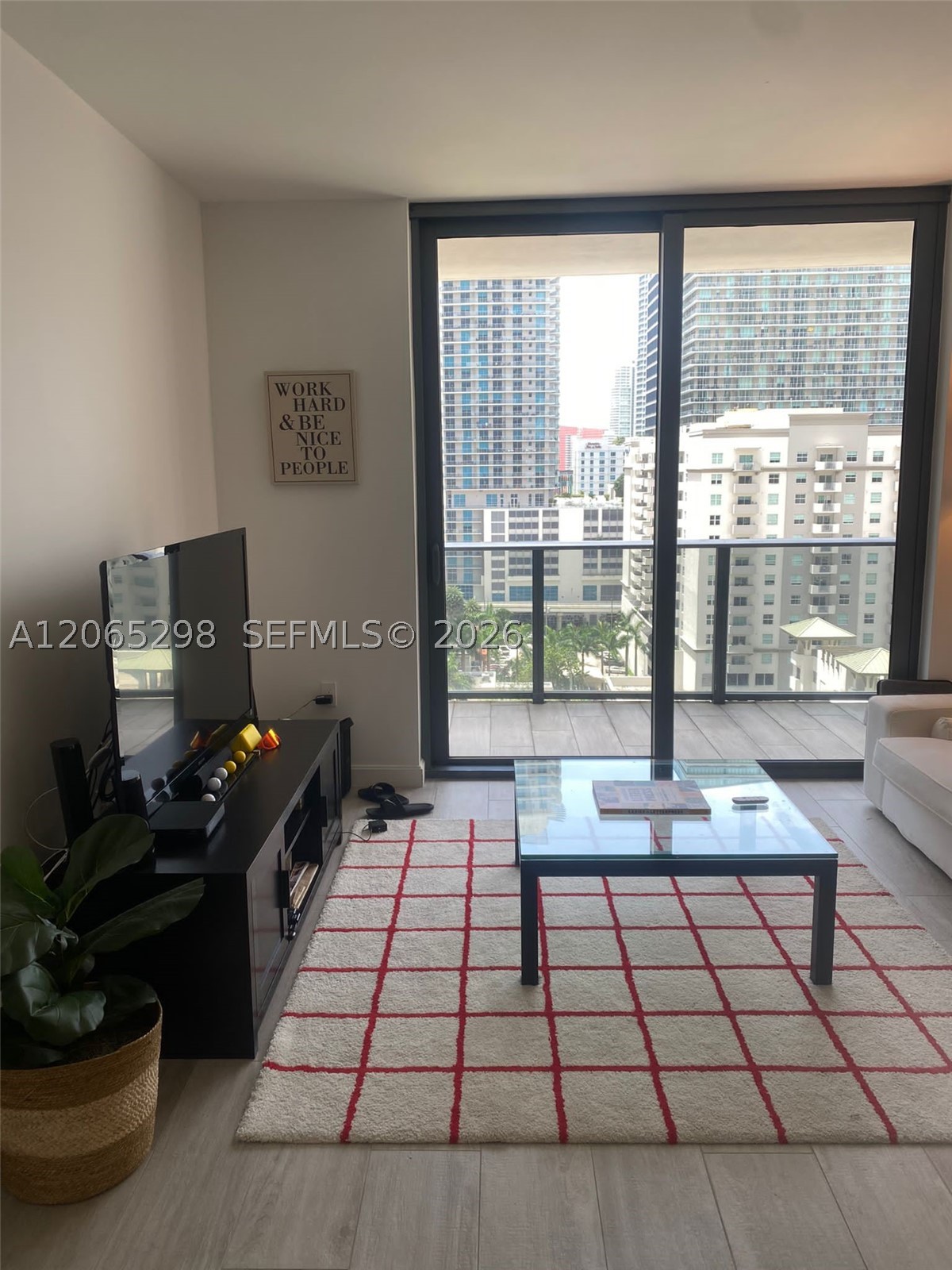 45 SW 9th St #1005, Miami FL 33130