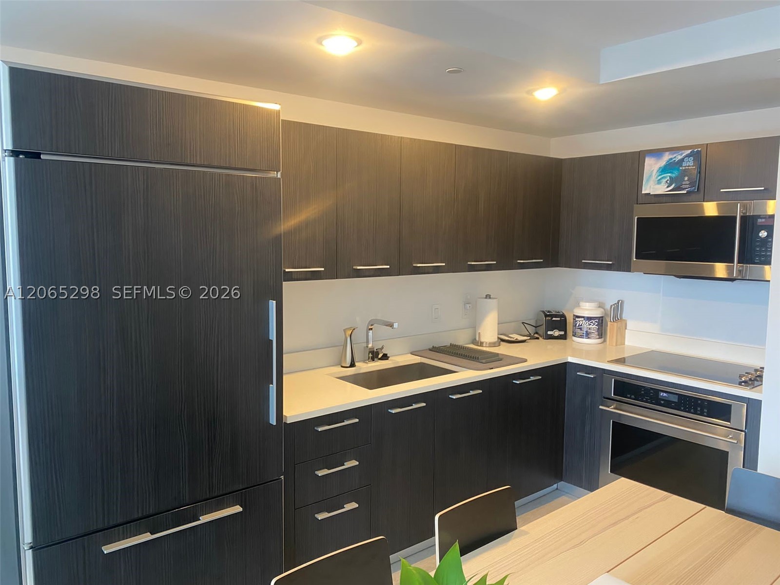 45 SW 9th St #1005, Miami FL 33130