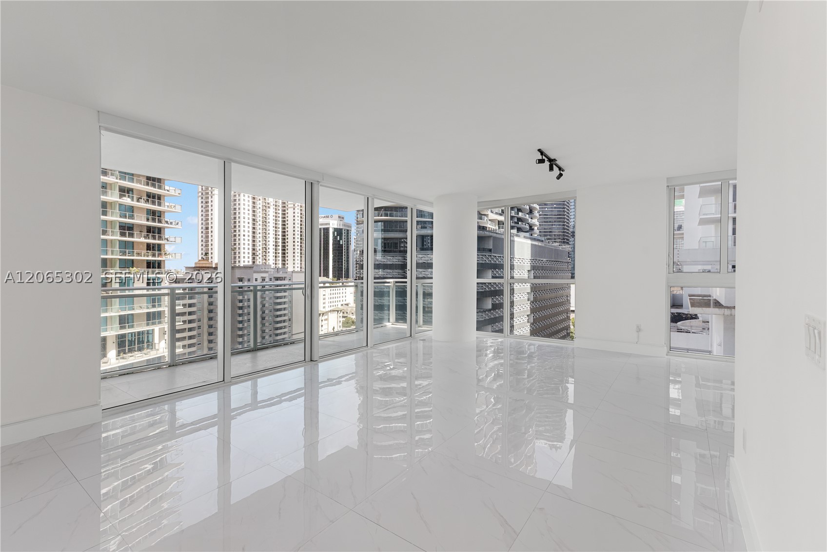 1080 Brickell Ave #1409, Miami FL 33131