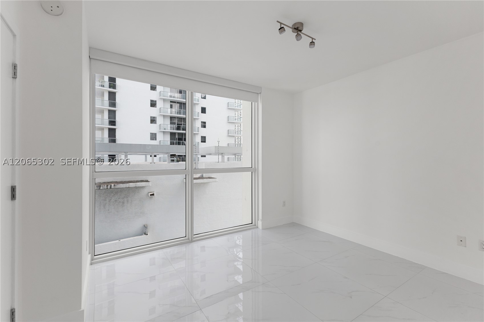 1080 Brickell Ave #1409, Miami FL 33131