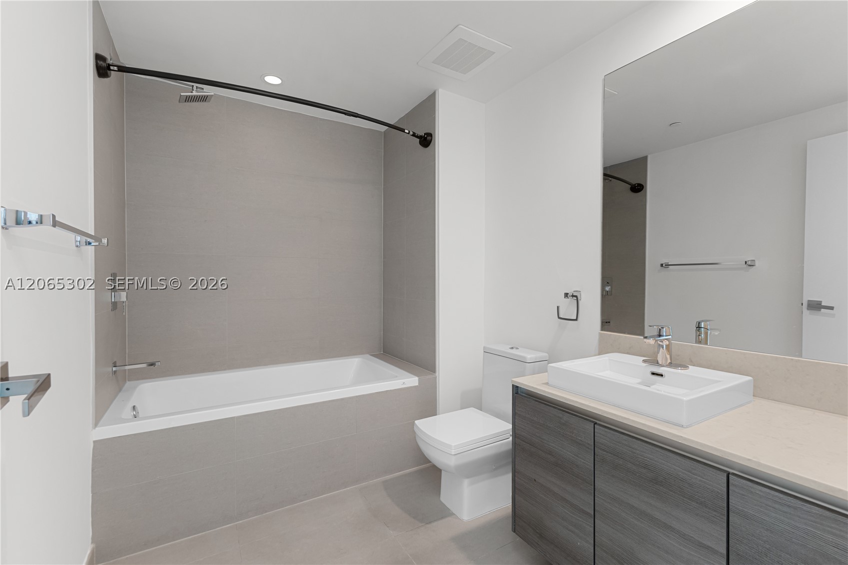 1080 Brickell Ave #1409, Miami FL 33131