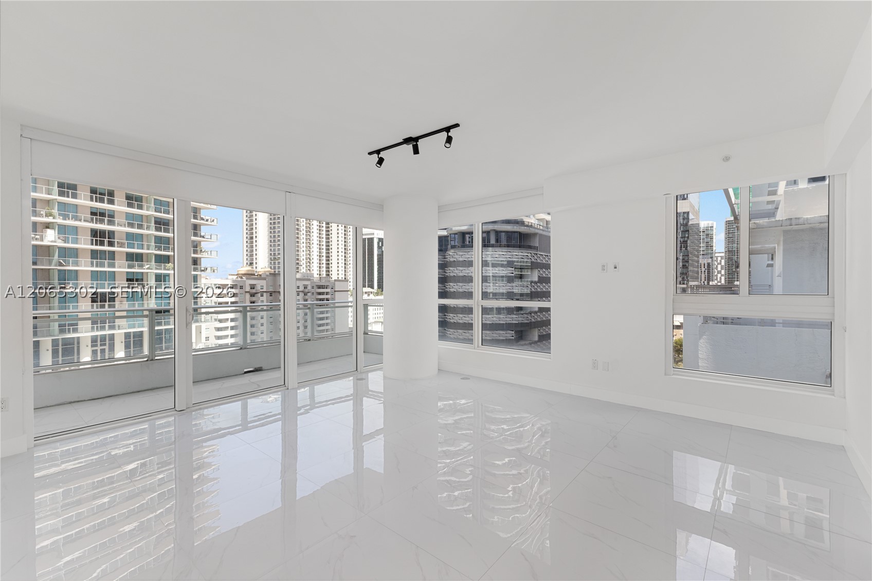 1080 Brickell Ave #1409, Miami FL 33131
