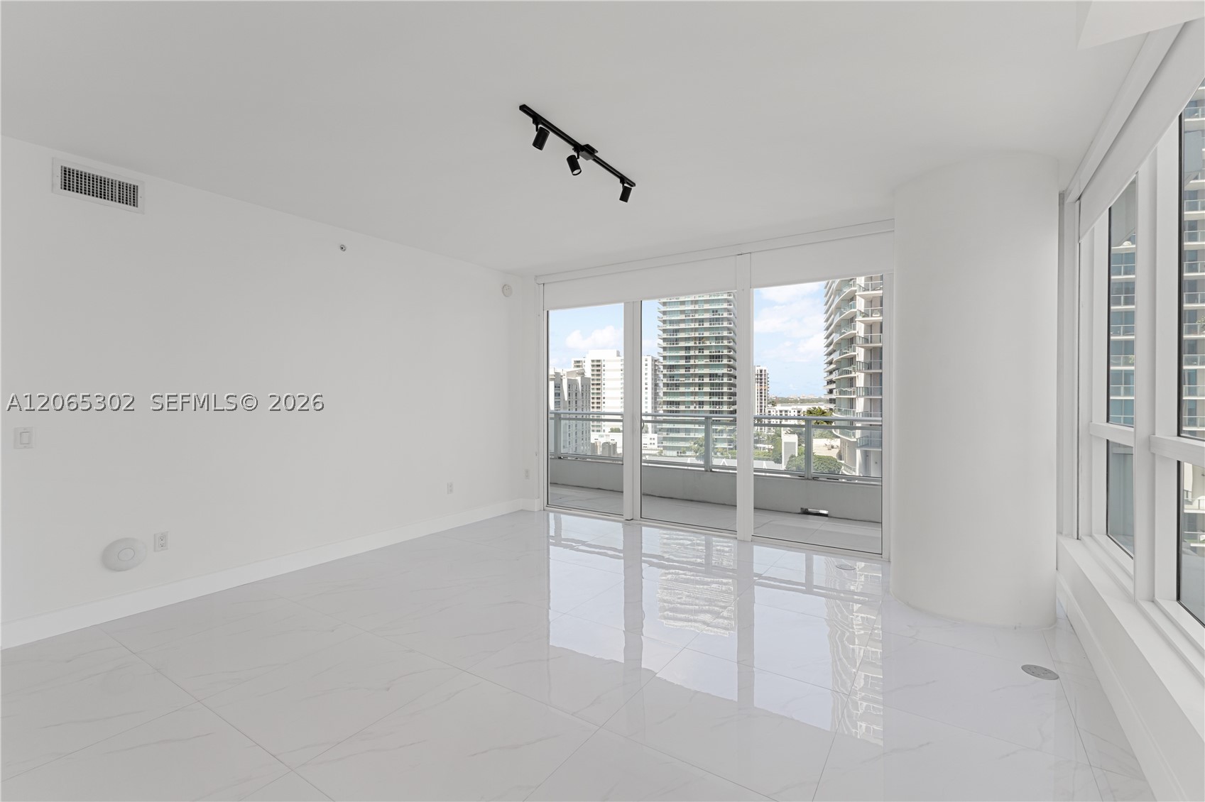 1080 Brickell Ave #1409, Miami FL 33131