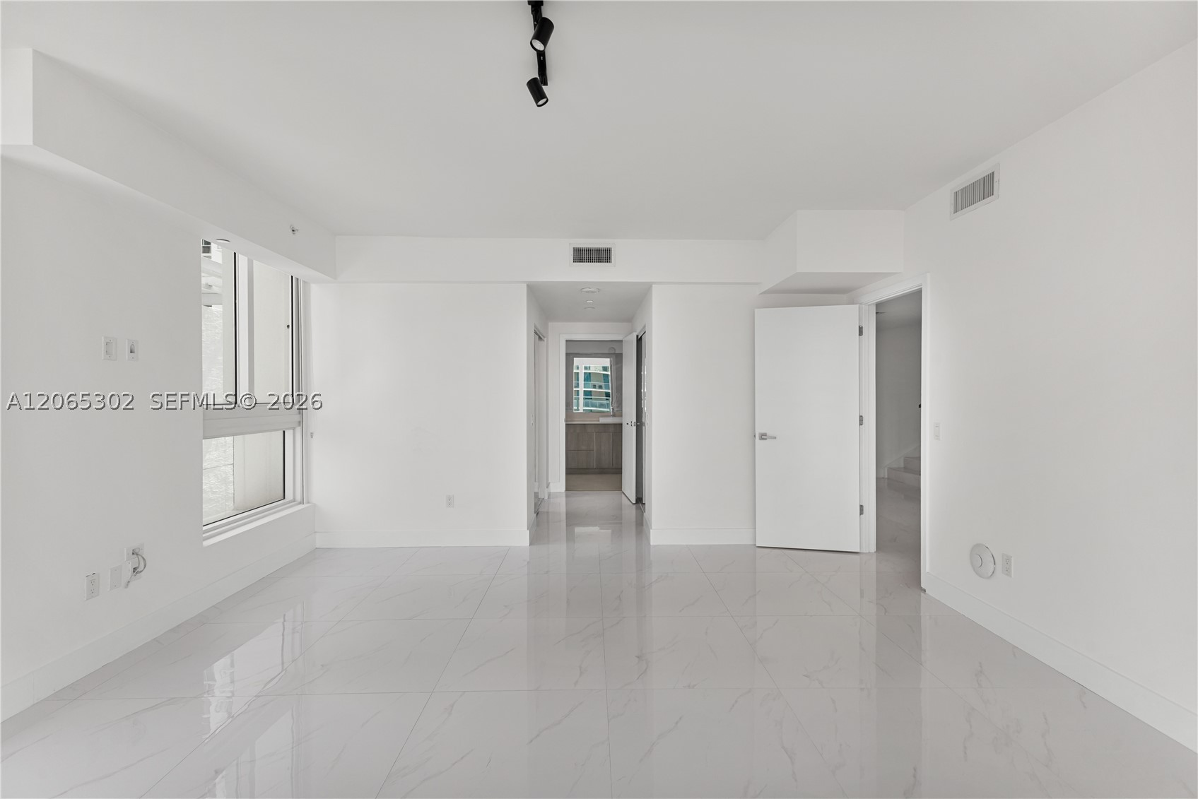 1080 Brickell Ave #1409, Miami FL 33131