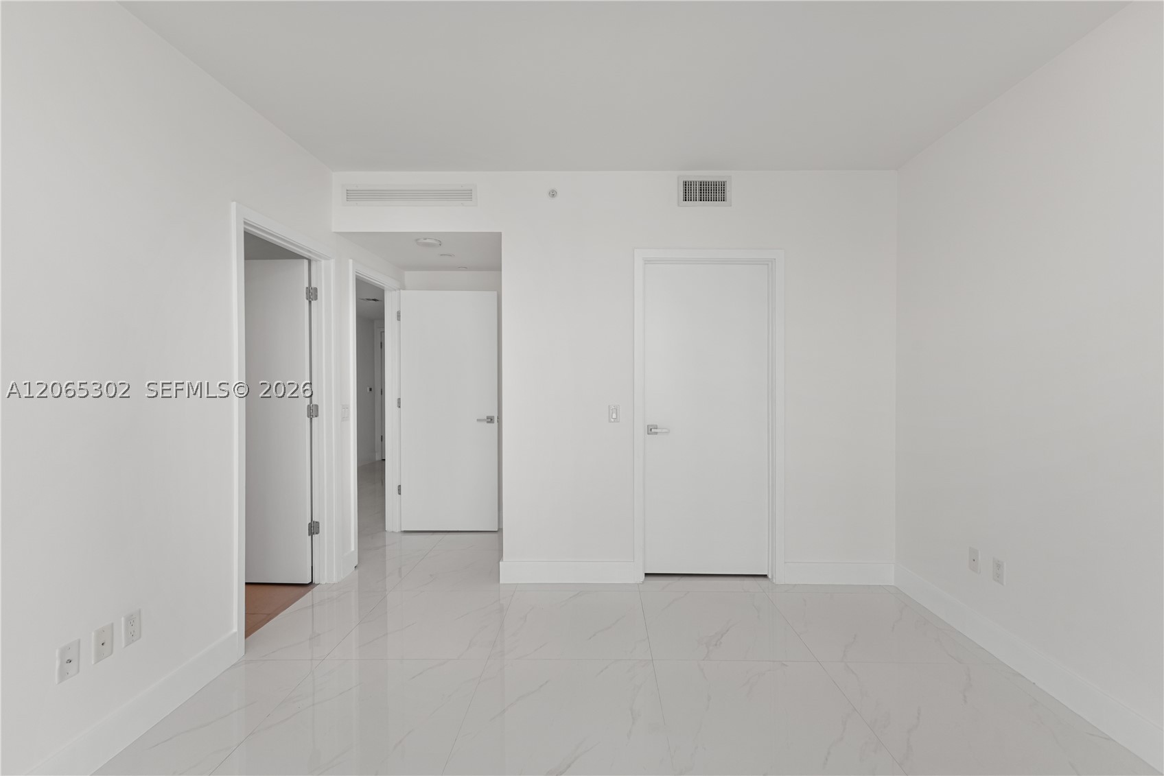 1080 Brickell Ave #1409, Miami FL 33131
