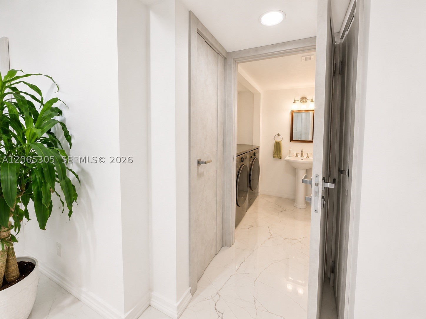 3600 Mystic Pointe Dr #1715, Aventura FL 33180
