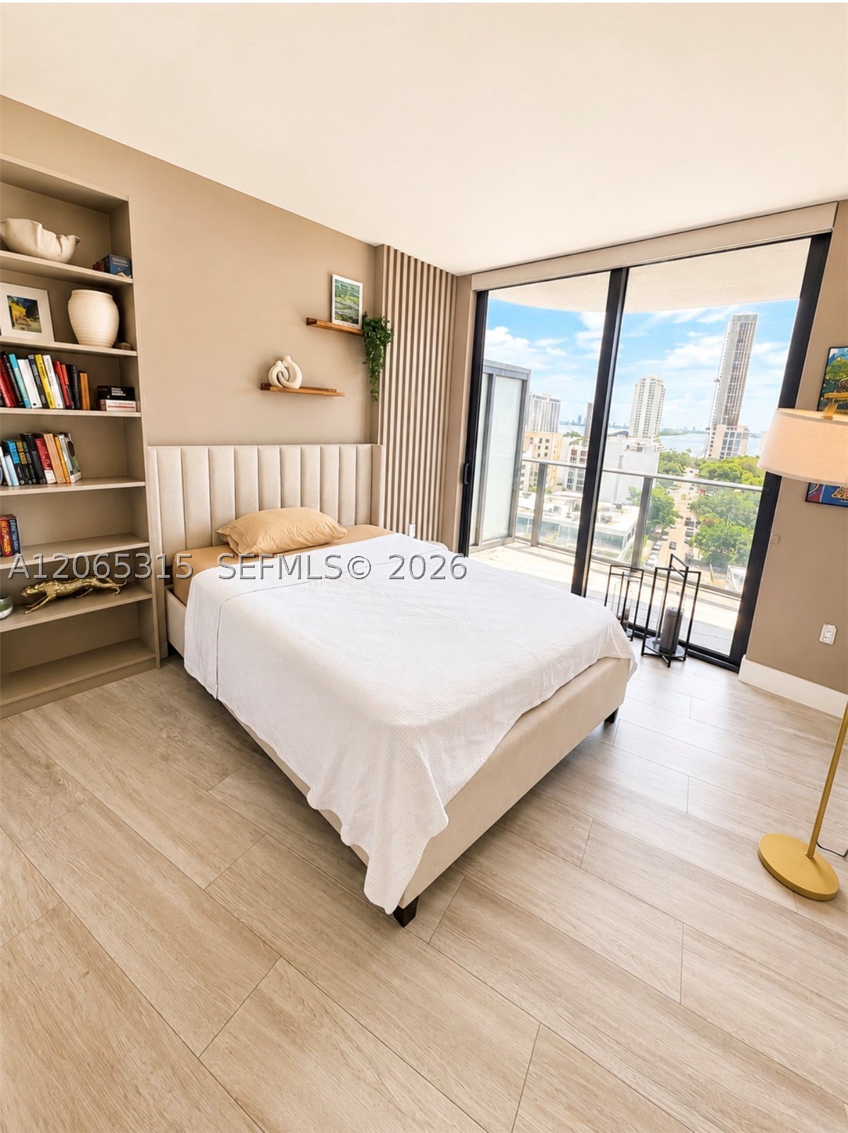 121 NE 34th St #904, Miami FL 33137