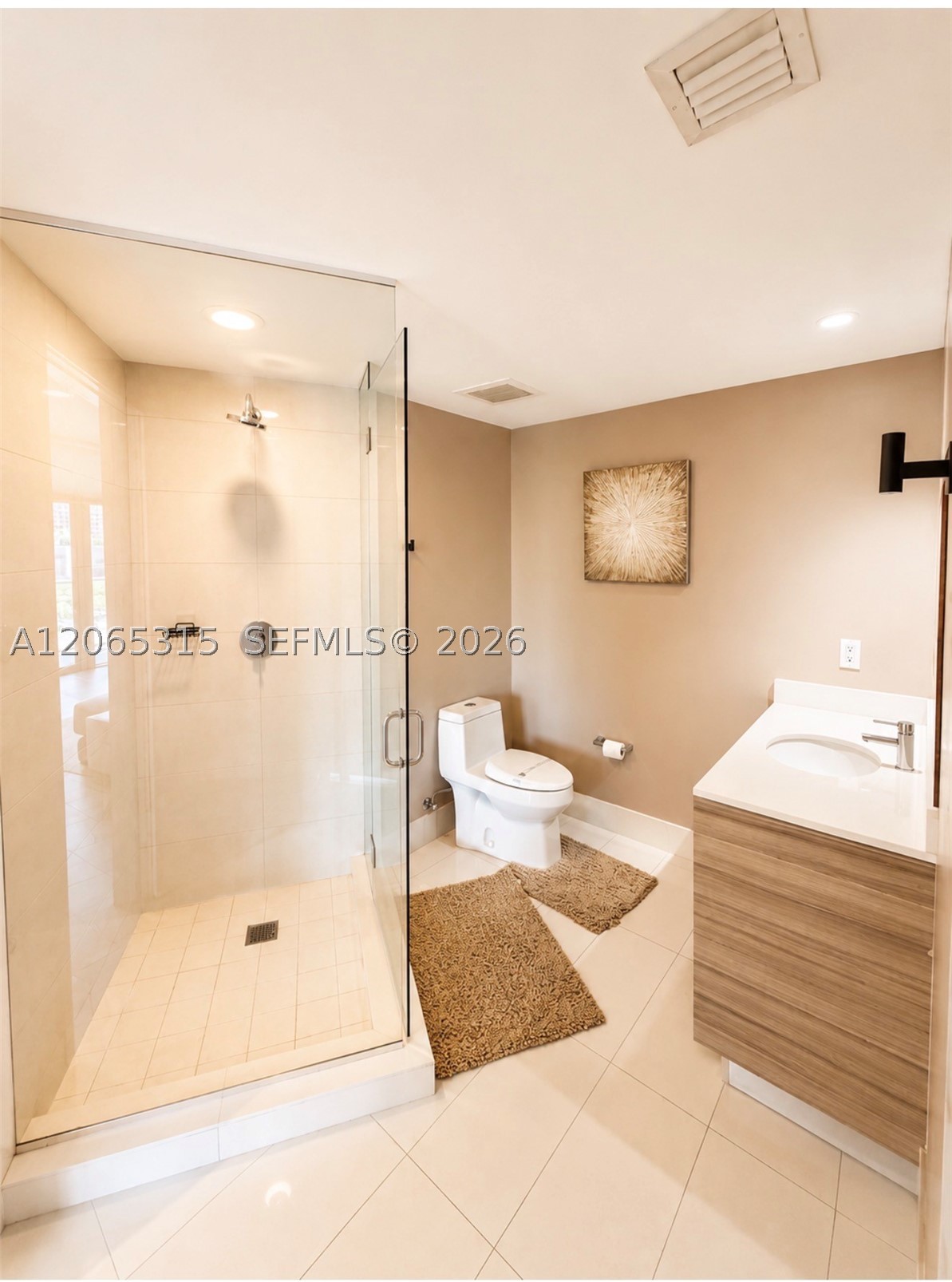 121 NE 34th St #904, Miami FL 33137