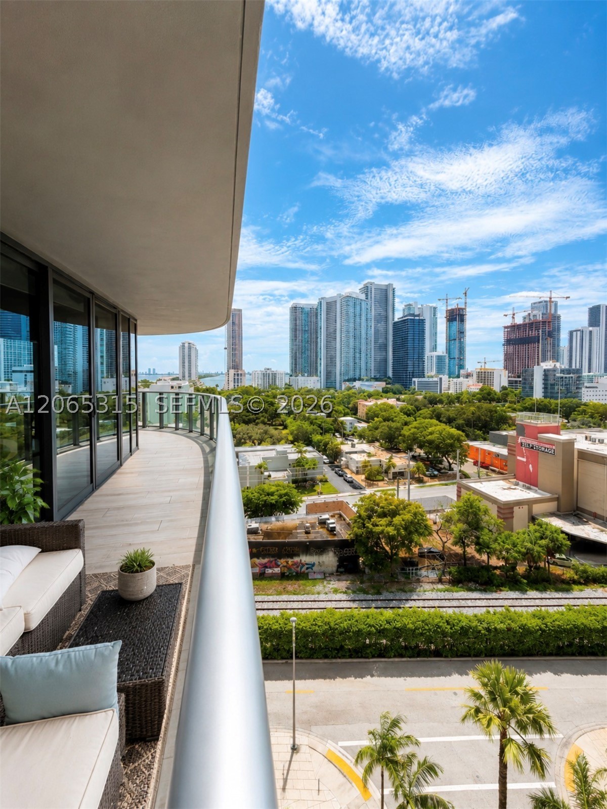 121 NE 34th St #904, Miami FL 33137