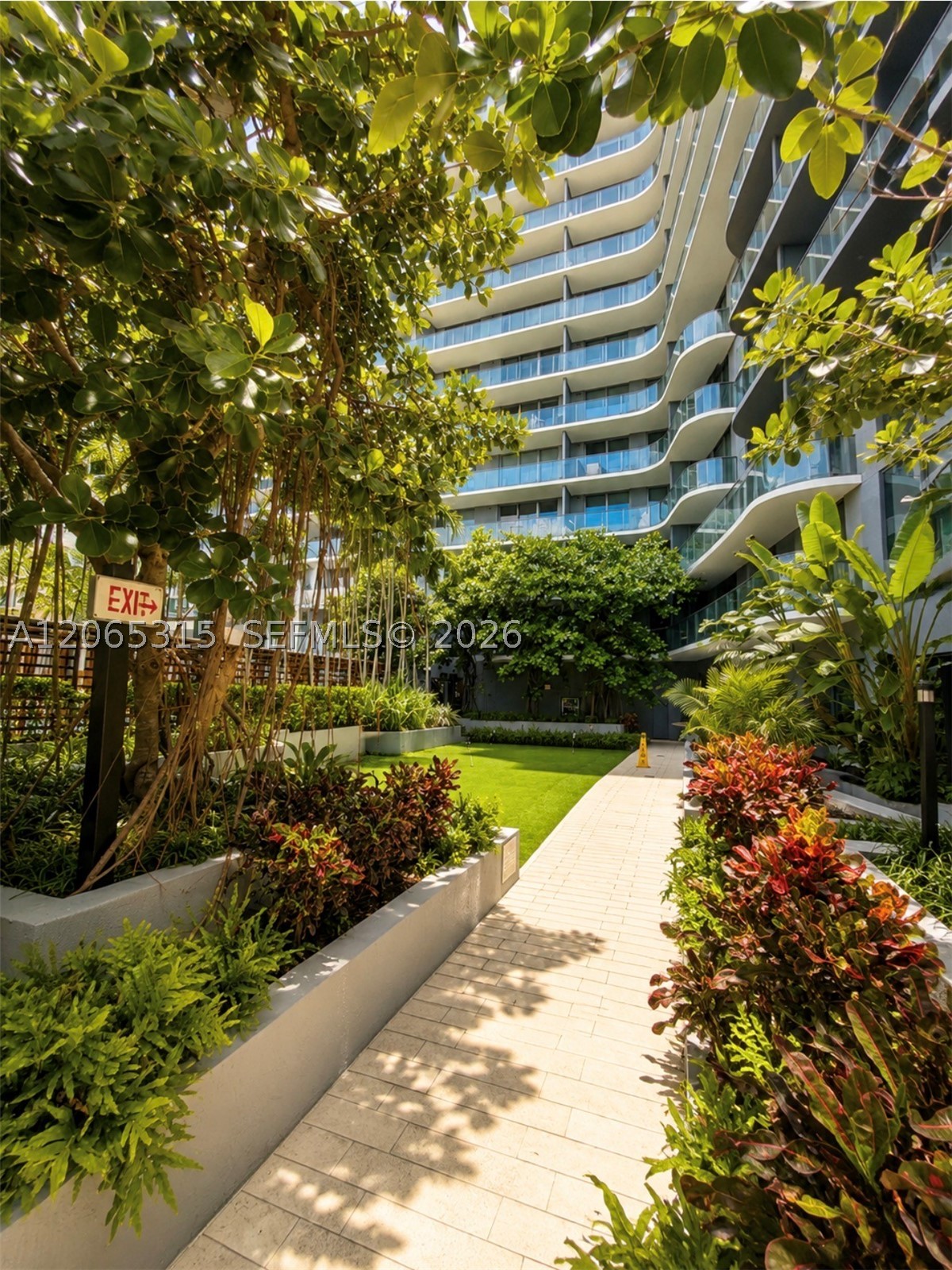 121 NE 34th St #904, Miami FL 33137