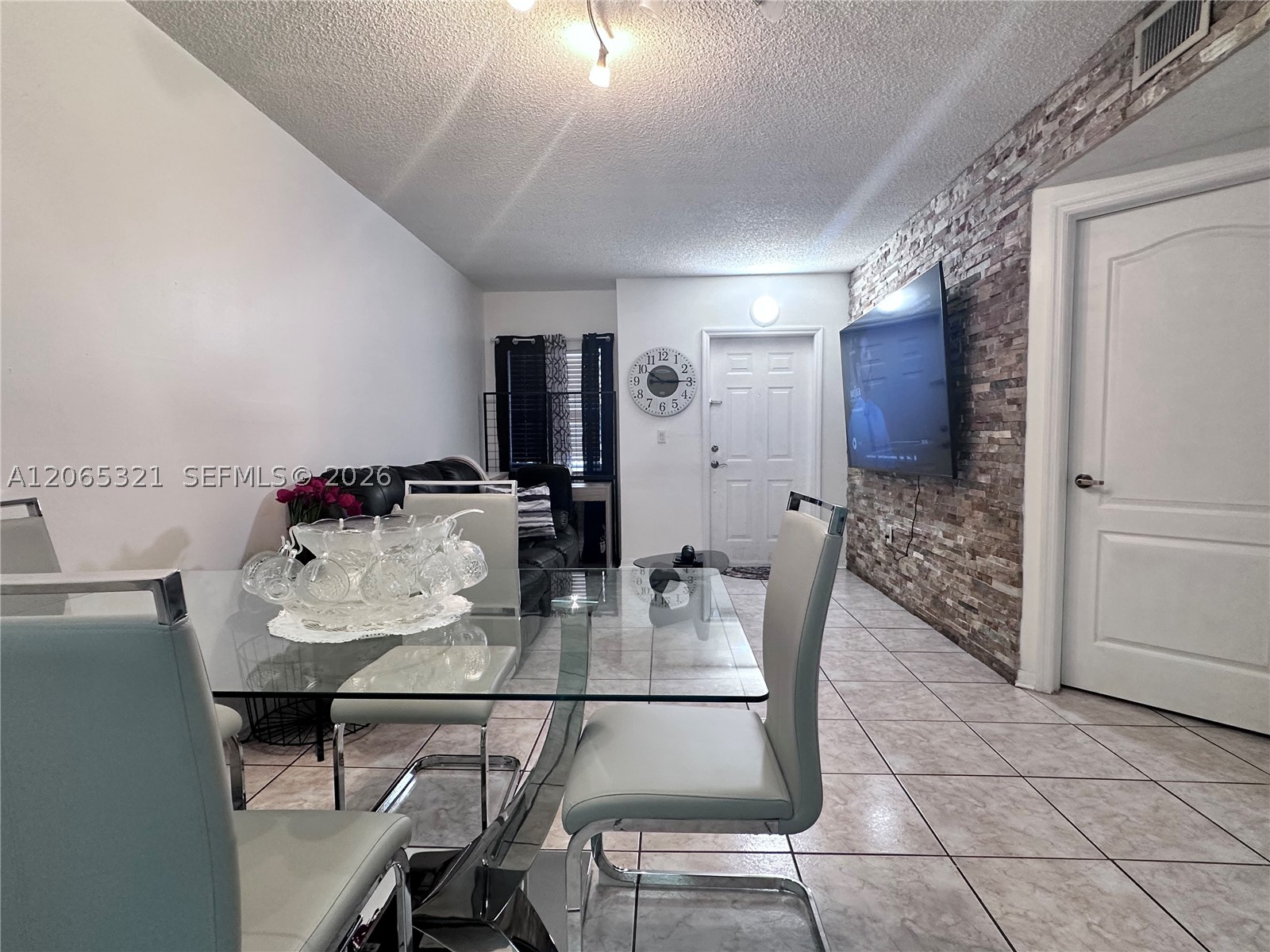 4689 NW 9th St #109, Miami FL 33126
