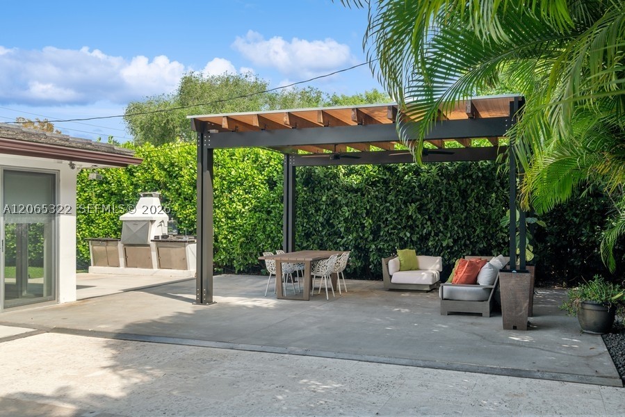 8215 SW 63rd Pl, Miami FL 33143