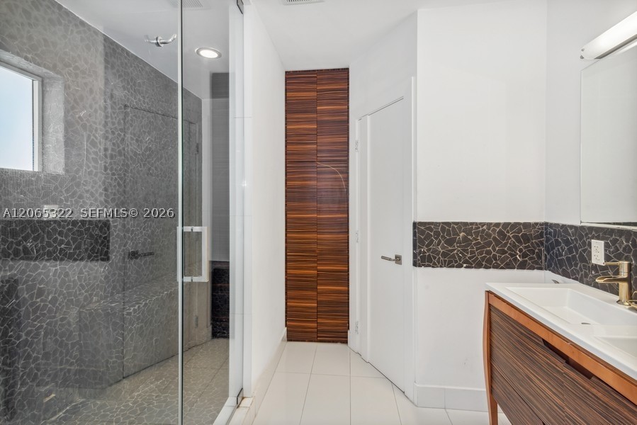 8215 SW 63rd Pl, Miami FL 33143