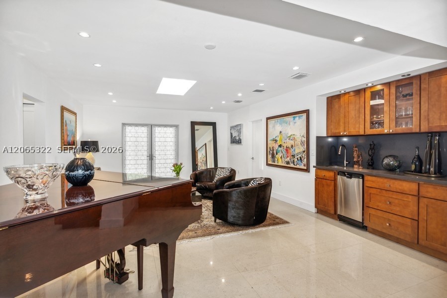 8215 SW 63rd Pl, Miami FL 33143