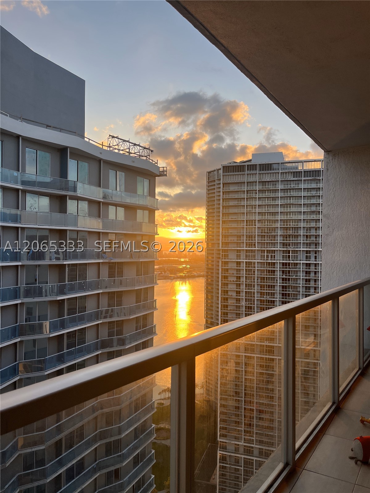 55 SE 6th St #4305, Miami FL 33131