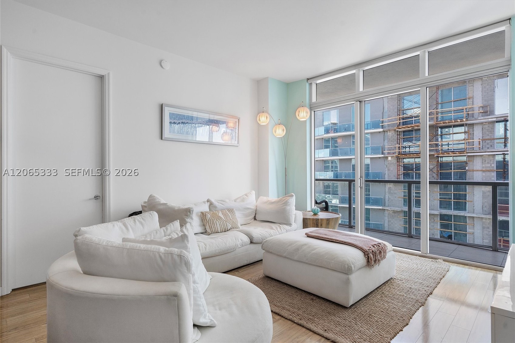 55 SE 6th St #4305, Miami FL 33131