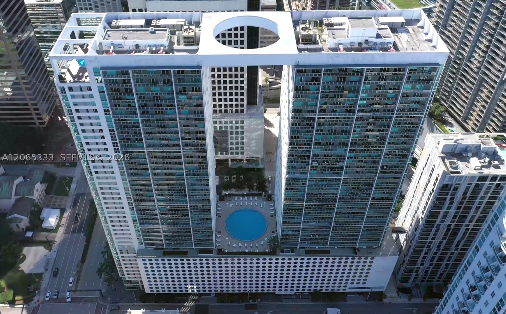 55 SE 6th St #4305, Miami FL 33131