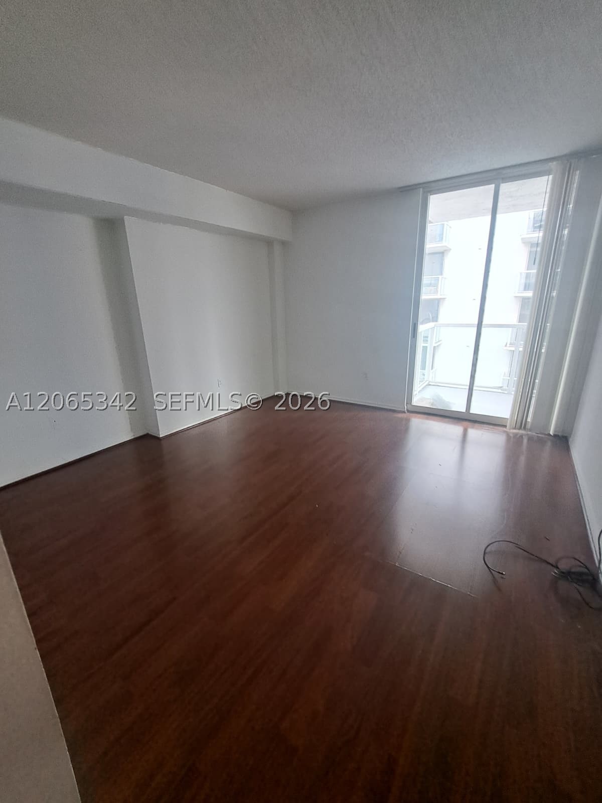 5091 NW 7th St #1007, Miami FL 33126