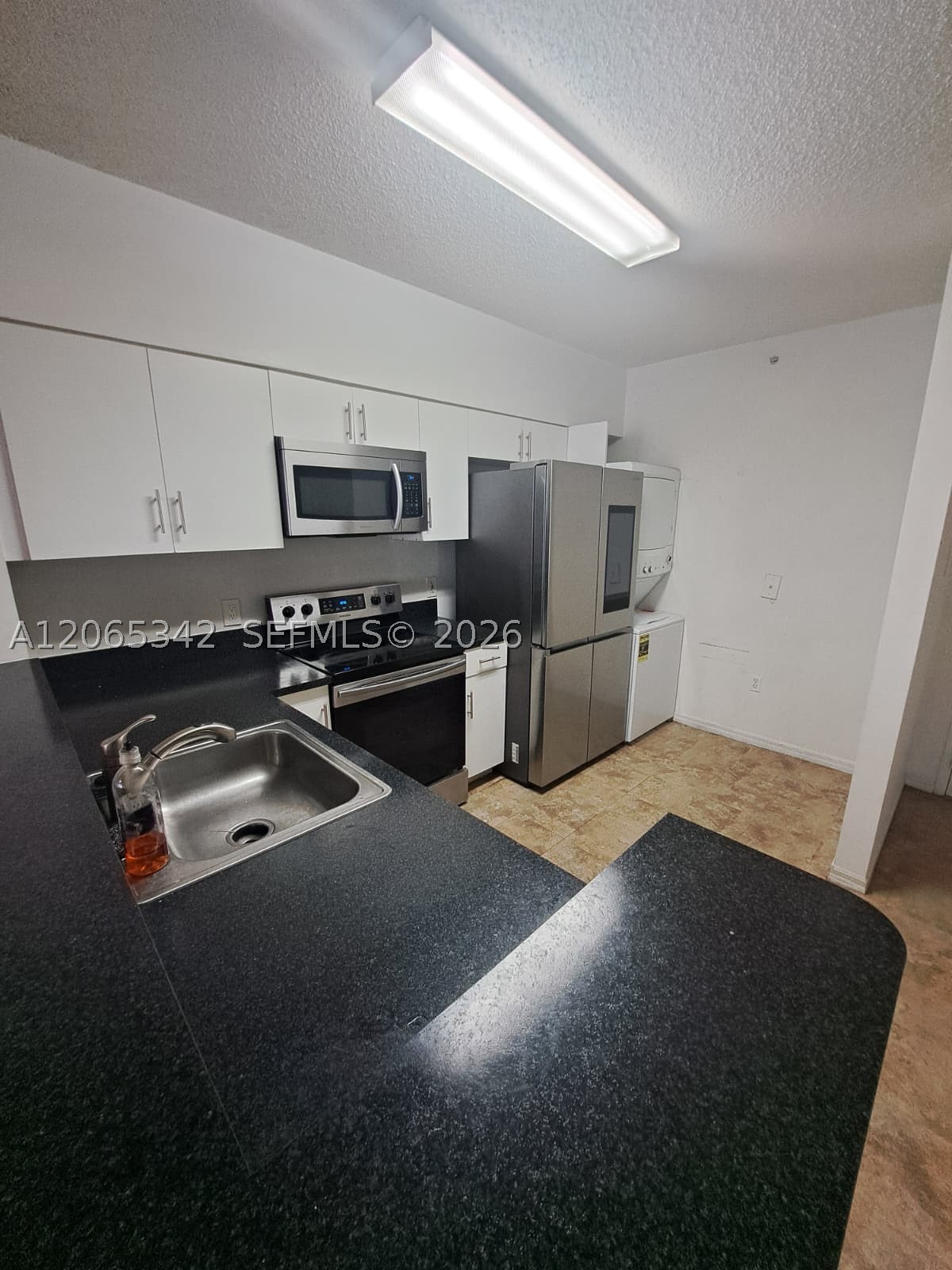 5091 NW 7th St #1007, Miami FL 33126