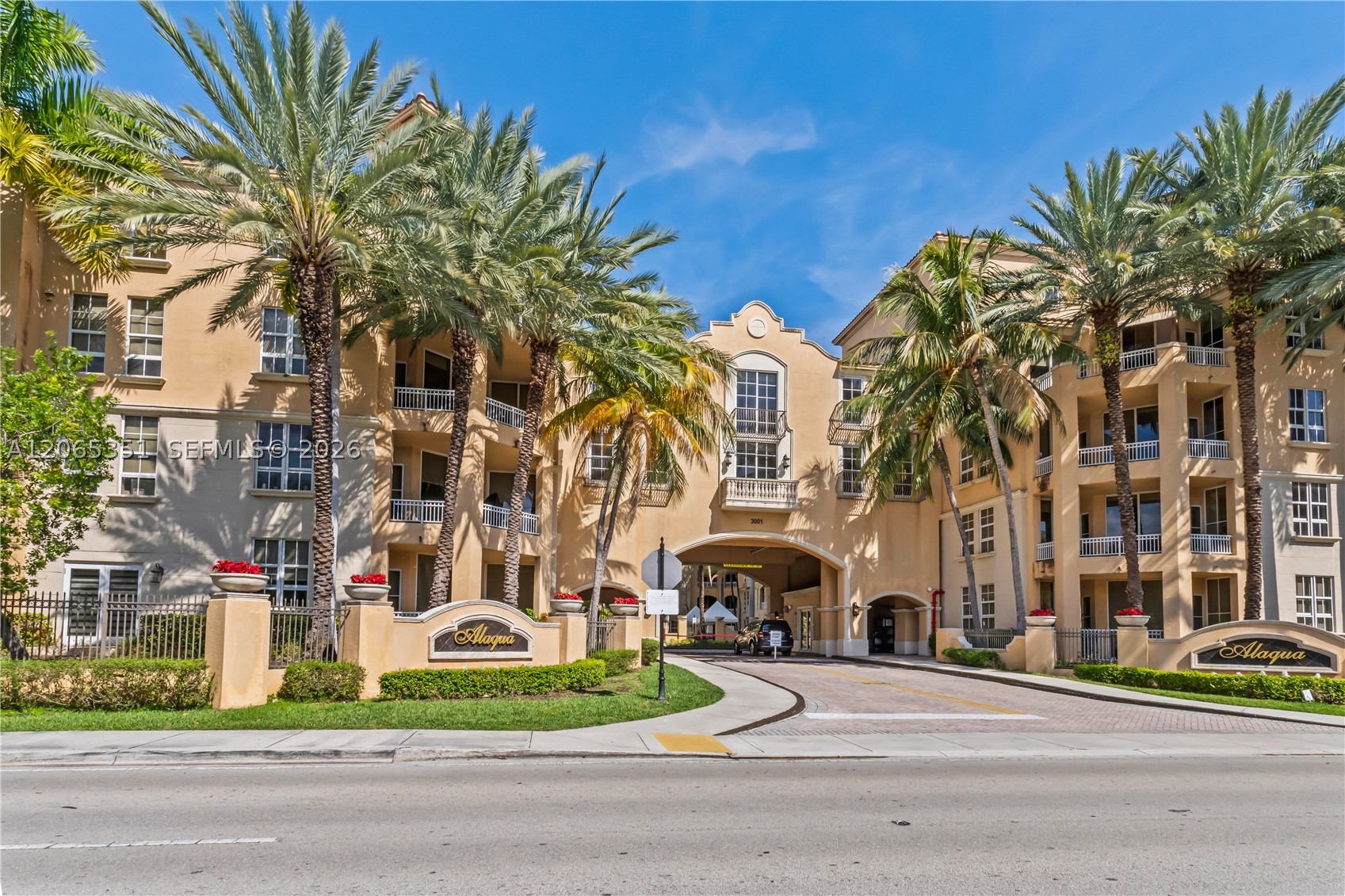 3001 NE 185th St #707, Aventura FL 33180