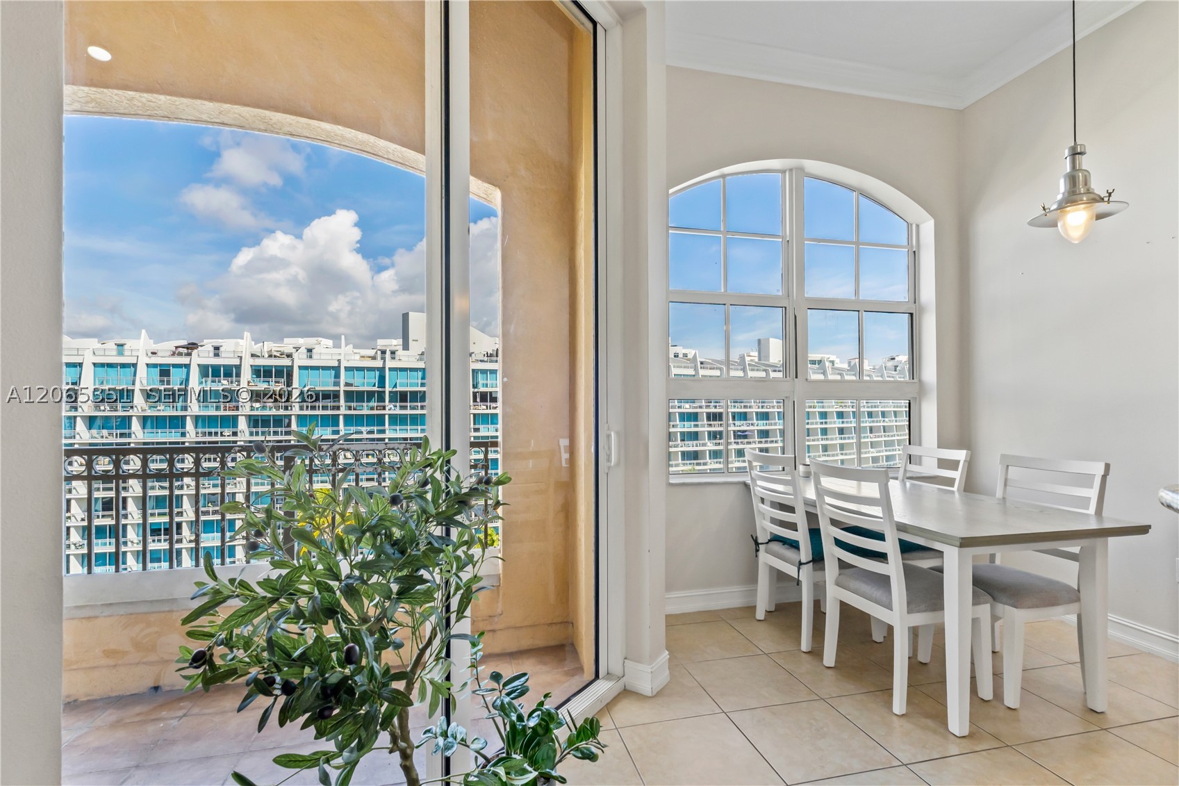 3001 NE 185th St #707, Aventura FL 33180