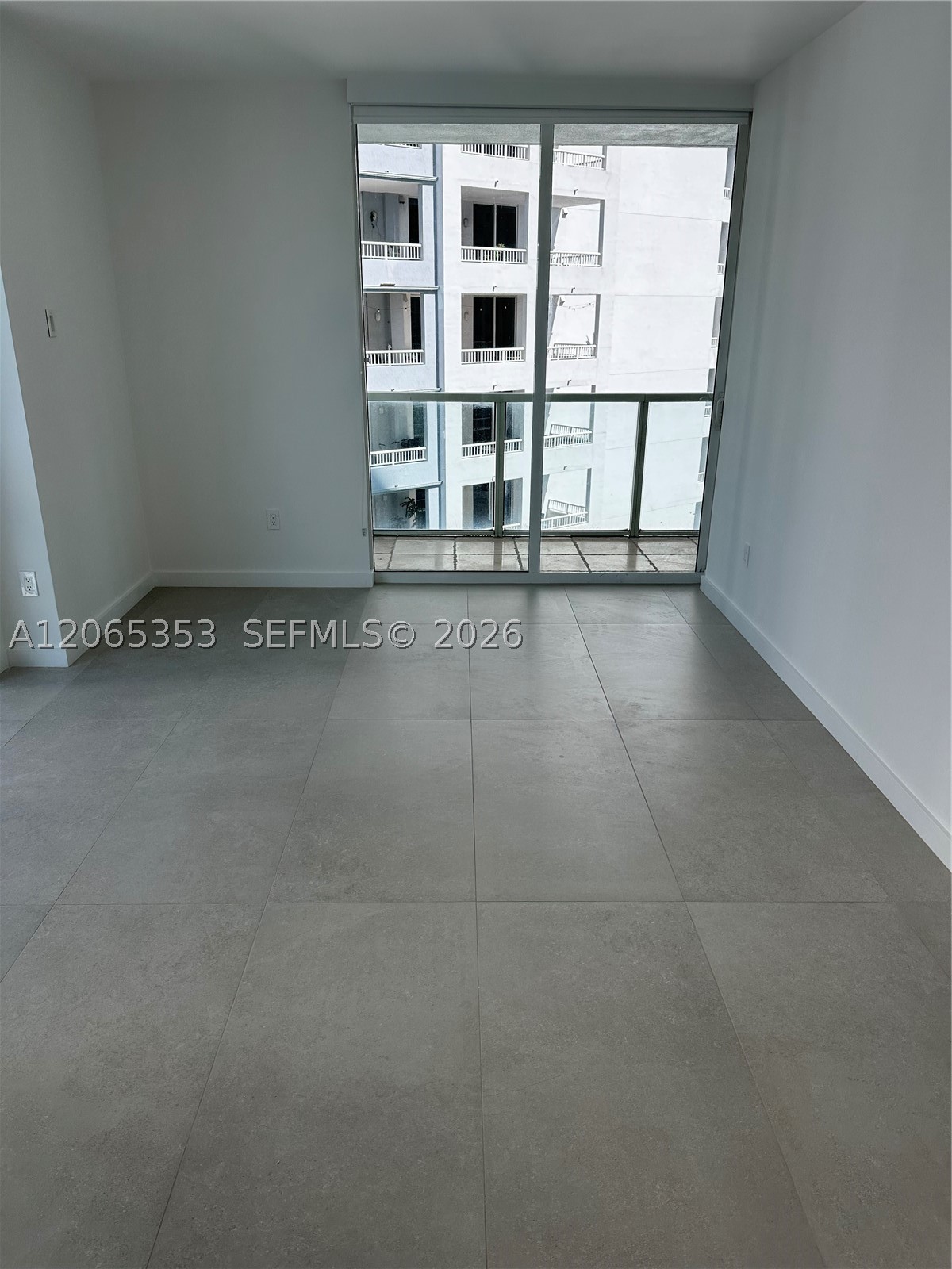 218 SE 14th St #1908, Miami FL 33131