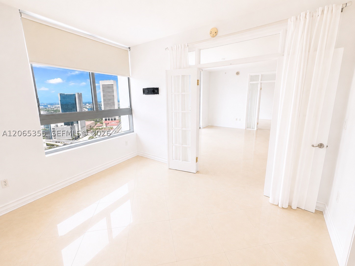 90 SW 3rd St #3106, Miami FL 33130