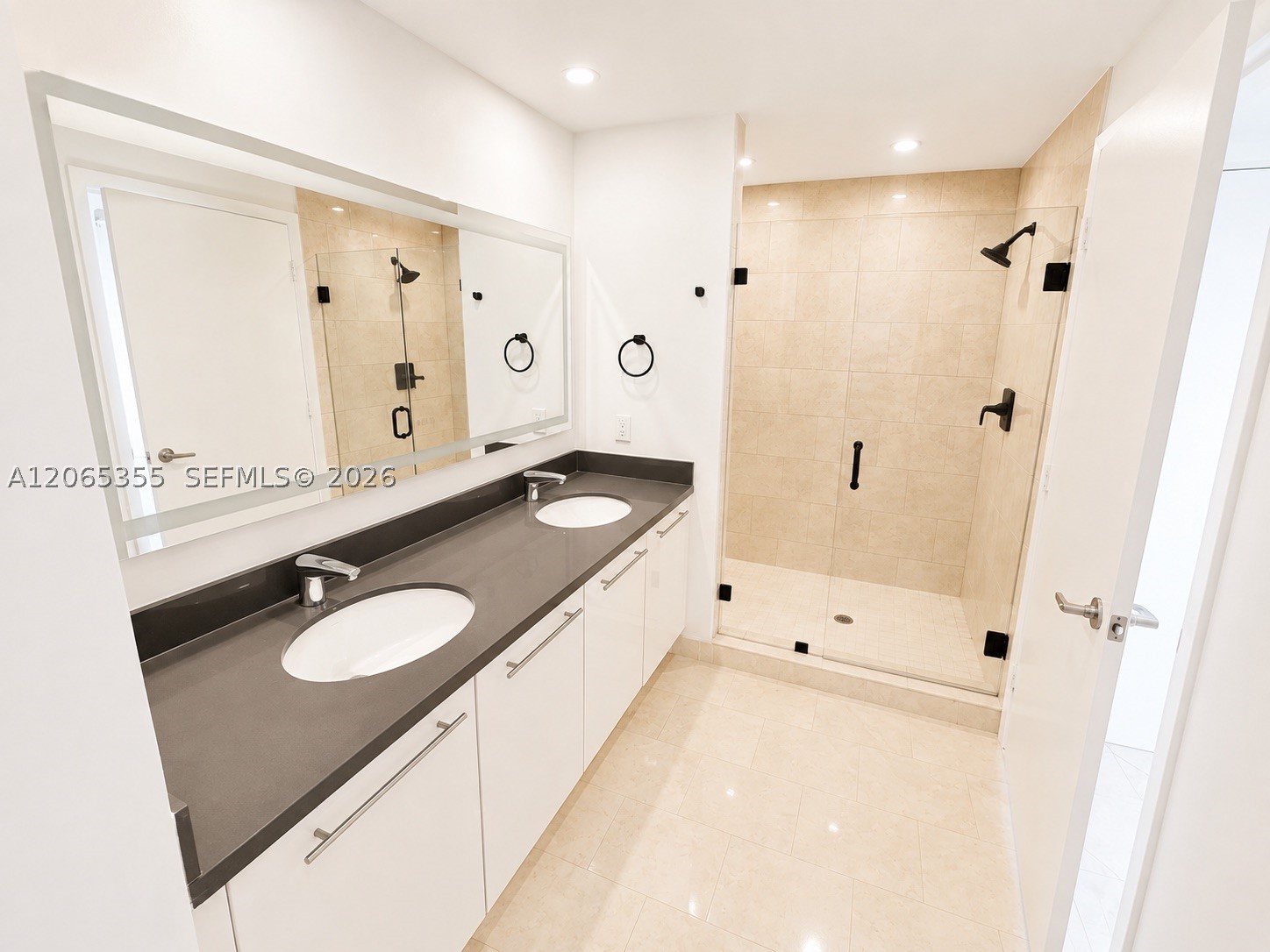 90 SW 3rd St #3106, Miami FL 33130